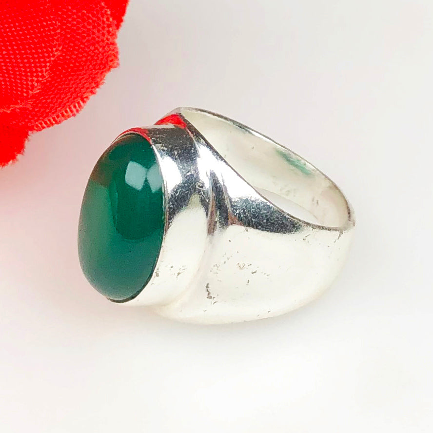 Graceful Green Onyx Ring for Women