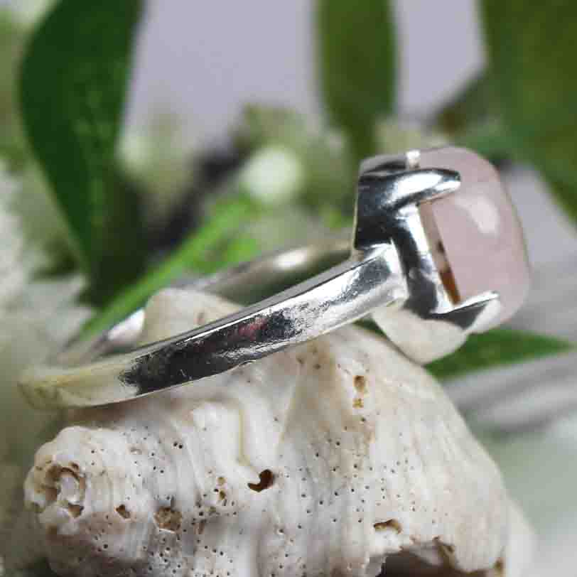 Very pretty Pink Rose Quartz Ring Main Metal Brass, Silver Coated
