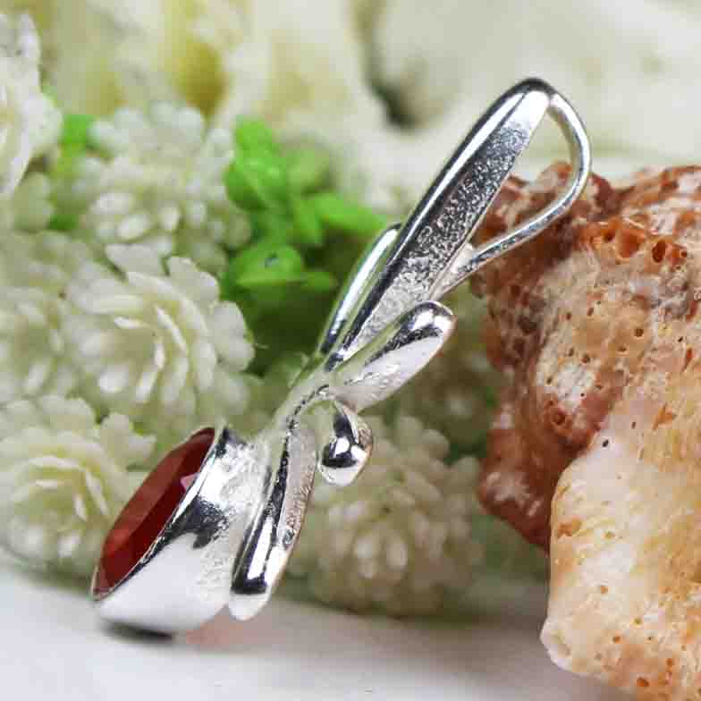 Top Quality Red Onyx Pendant