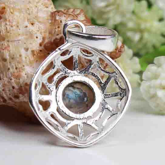 Gorgeous Blue Labradorite Pendant