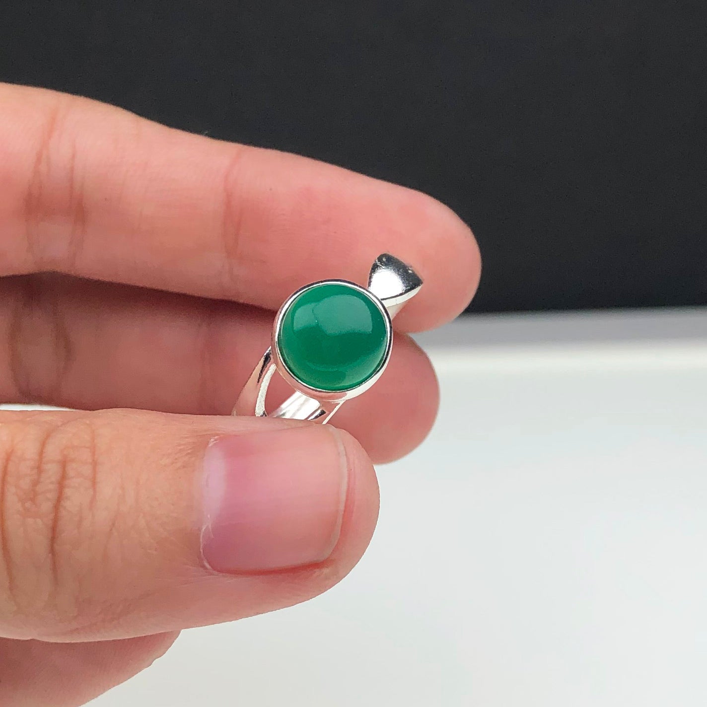 Precious Green Onyx Ring Main Metal Brass, Silver Coated
