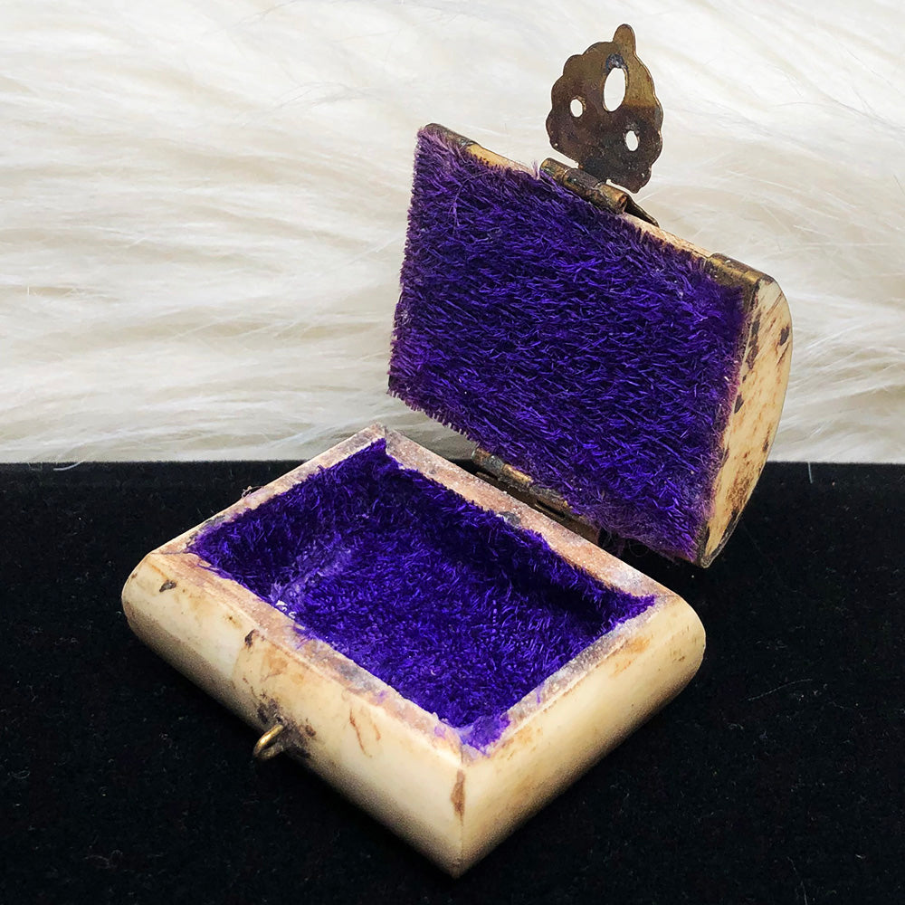 Red Onyx Box – Crystal Jewelry or Keepsake Holder for Strength & Protection