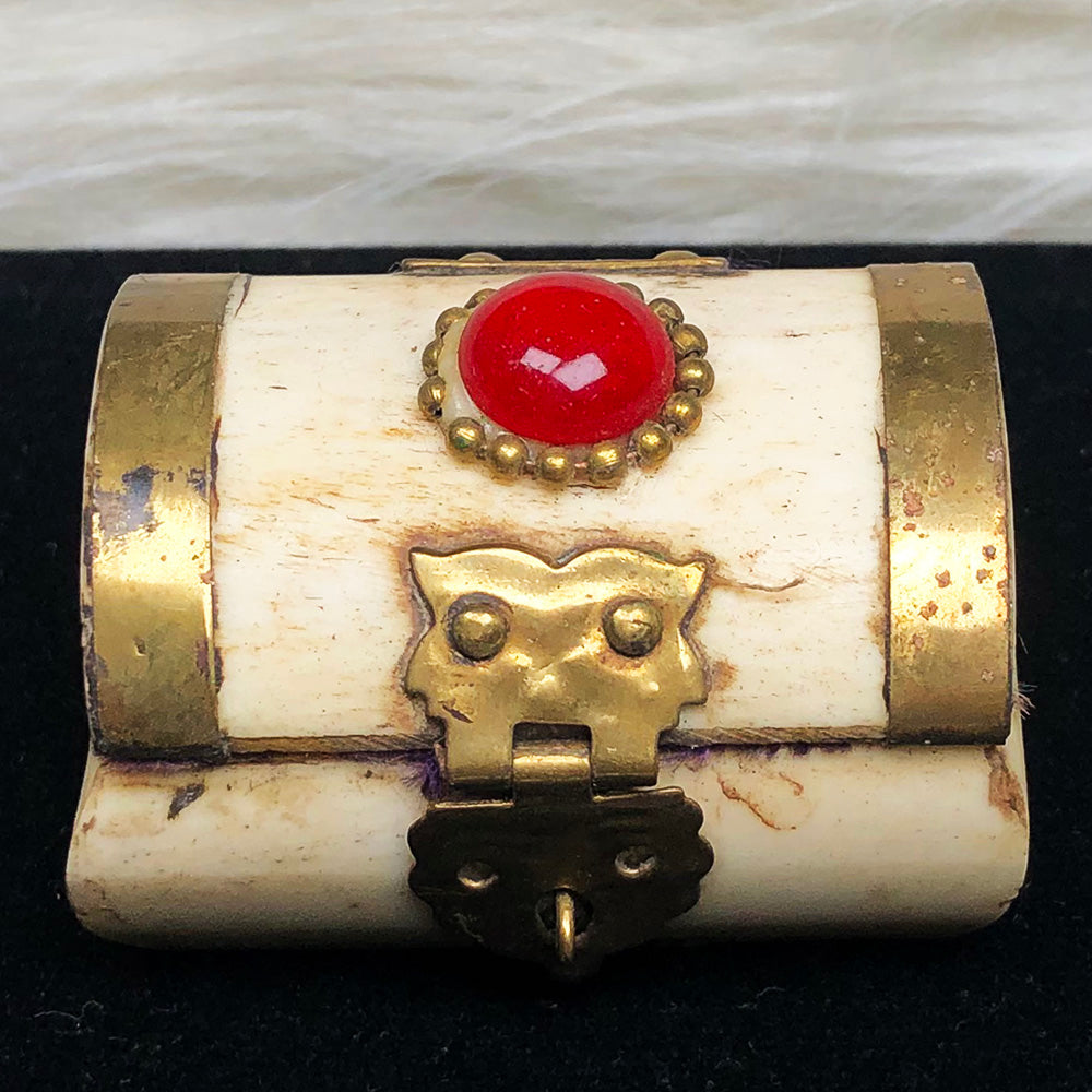 Red Onyx Box – Crystal Jewelry or Keepsake Holder for Strength & Protection