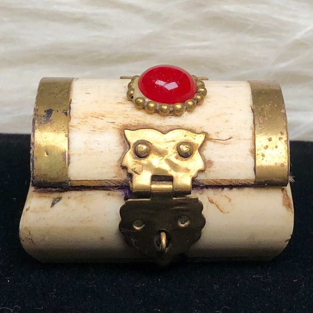 Red Onyx Box – Crystal Jewelry or Keepsake Holder for Strength & Protection