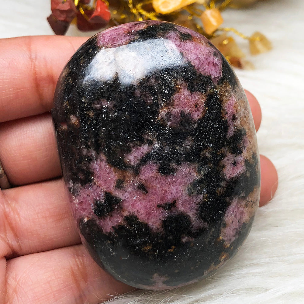 Rhodonite Palmstone – Compassion, Healing & Emotional Balance