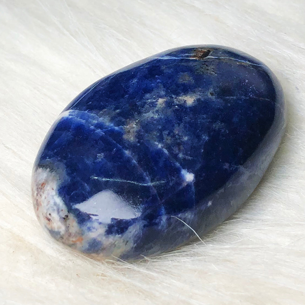 Sodalite Palmstone – Intuition, Truth & Mental Clarity
