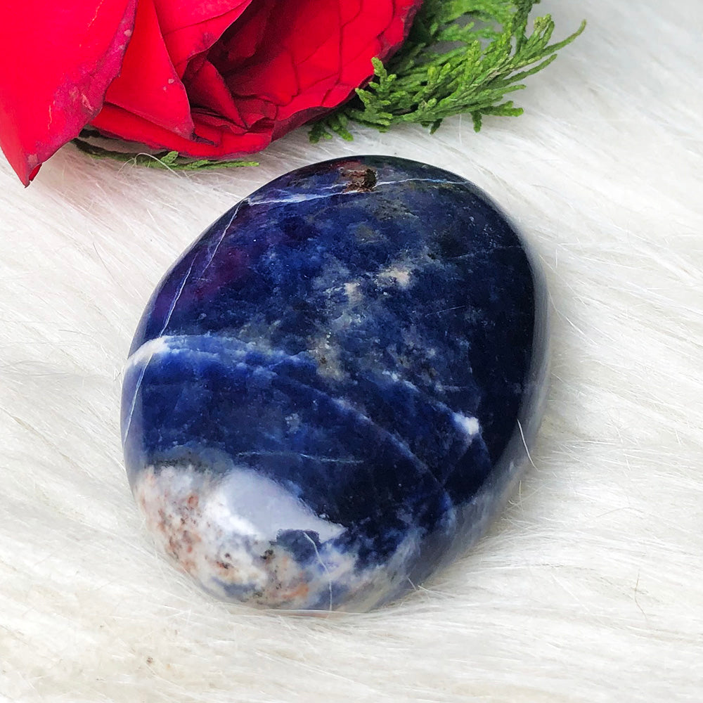 Sodalite Palmstone – Intuition, Truth & Mental Clarity