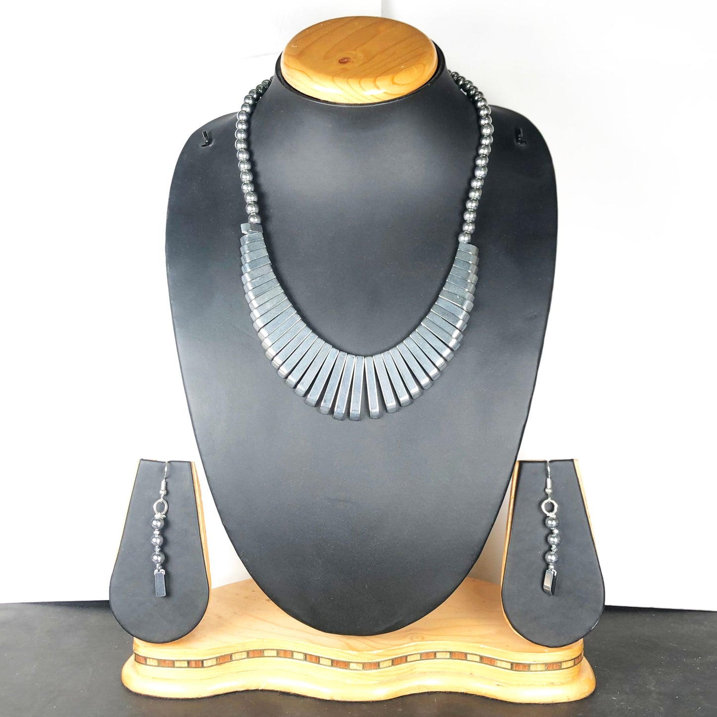 Charming Gray Hematite Necklace/Earrings Main Metal Brass, Silver Coated