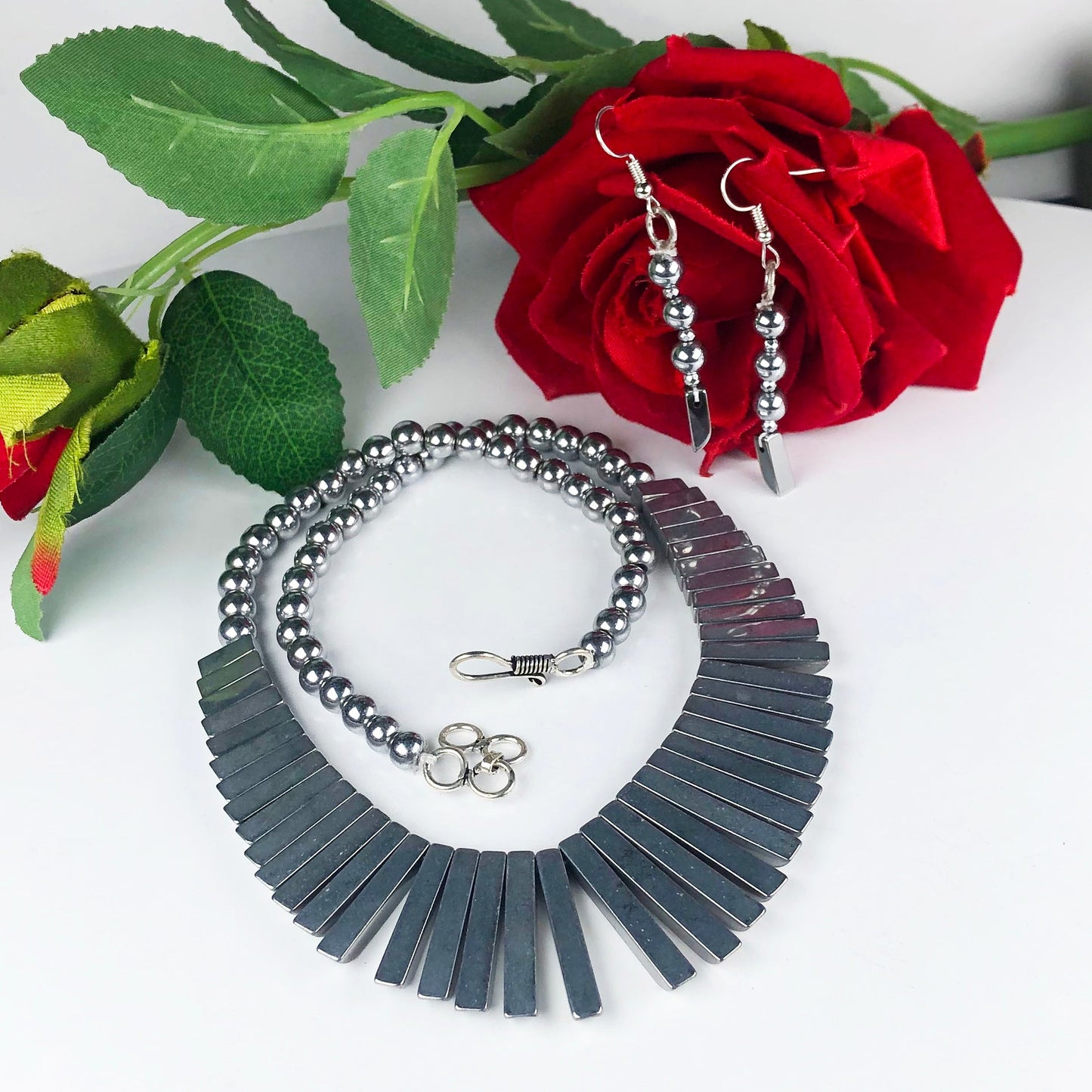 Charming Gray Hematite Necklace/Earrings Main Metal Brass, Silver Coated
