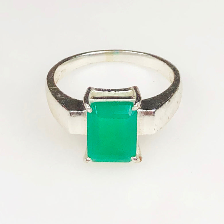 Sophisticated Green Onyx Ring for Women