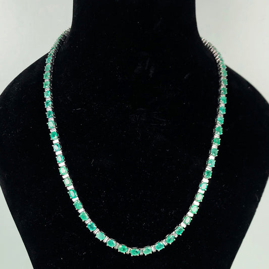 Wonderful Green Emerald Sterling Silver Necklace