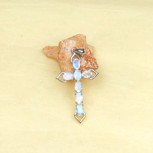 Wonderful White Moonstone Sterling Silver Pendant