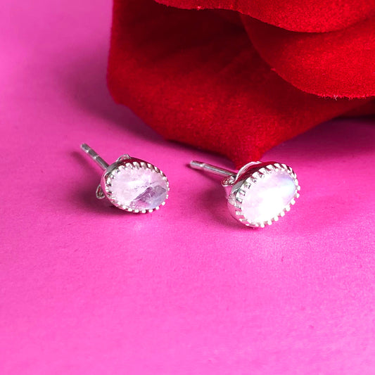 Pretty White Moonstone Sterling silver Earring