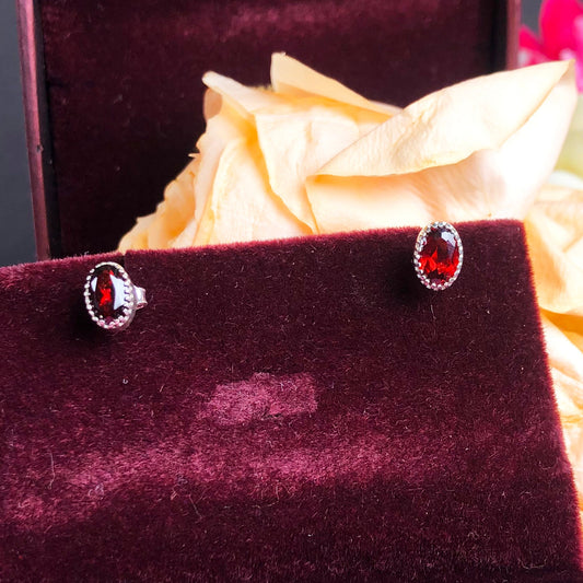 Pleasing Red Garnet Sterling silver Earring